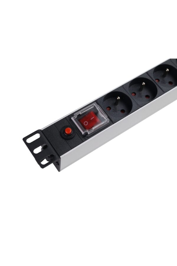 PDU08FSASO Type E French PDU Over current protection